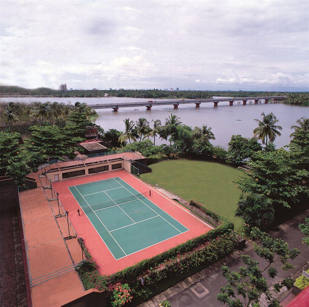 Riviera Suites Kochi Exterior photo
