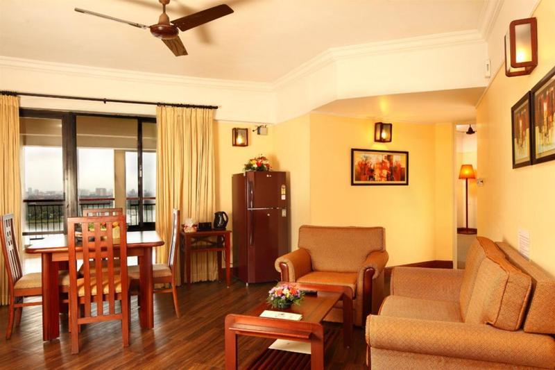 Riviera Suites Kochi Exterior photo