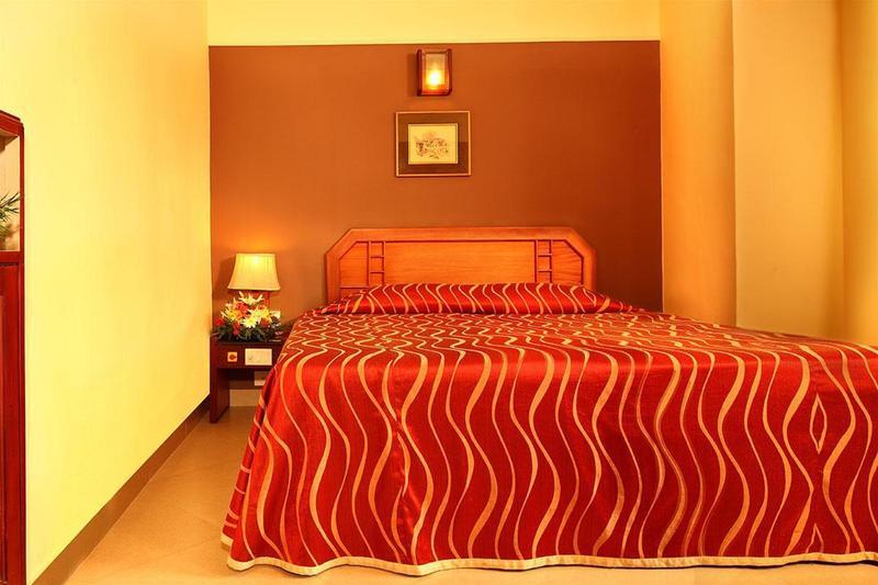Riviera Suites Kochi Exterior photo