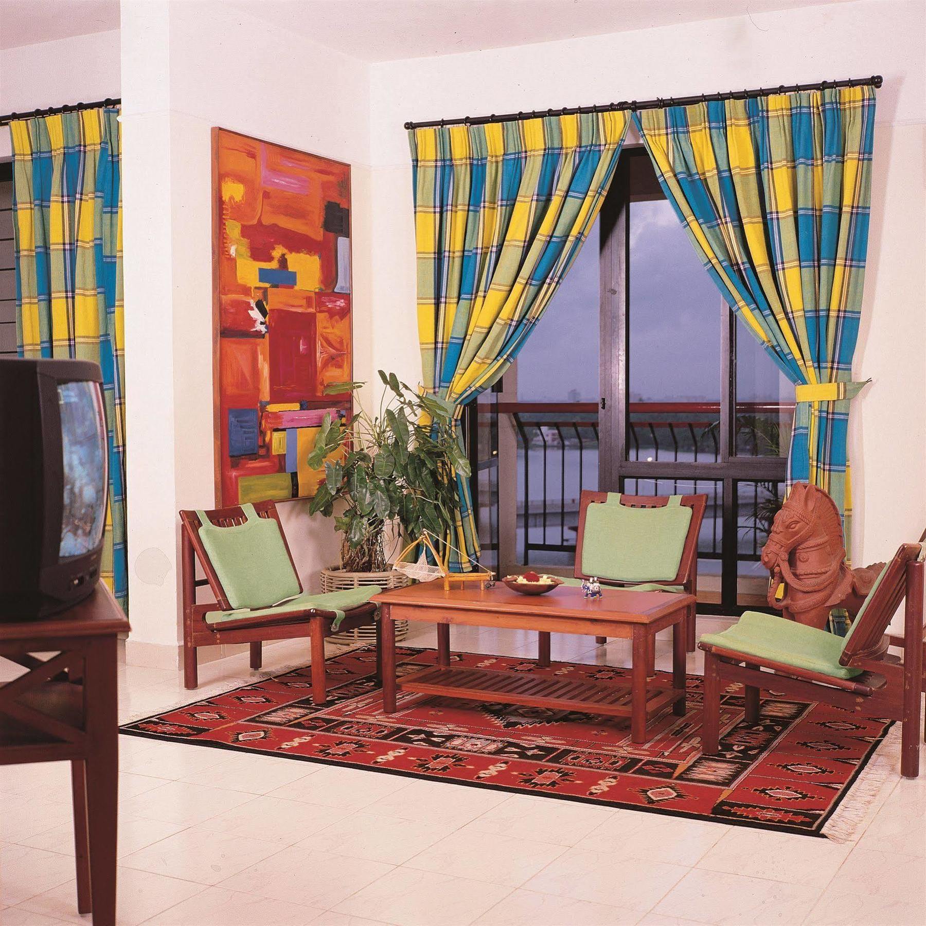 Riviera Suites Kochi Exterior photo