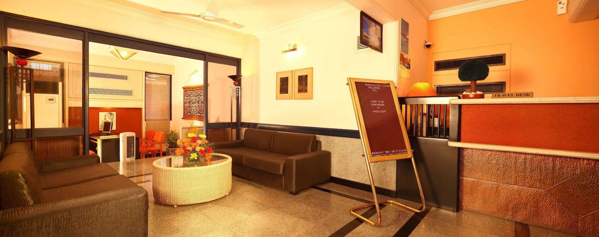 Riviera Suites Kochi Exterior photo