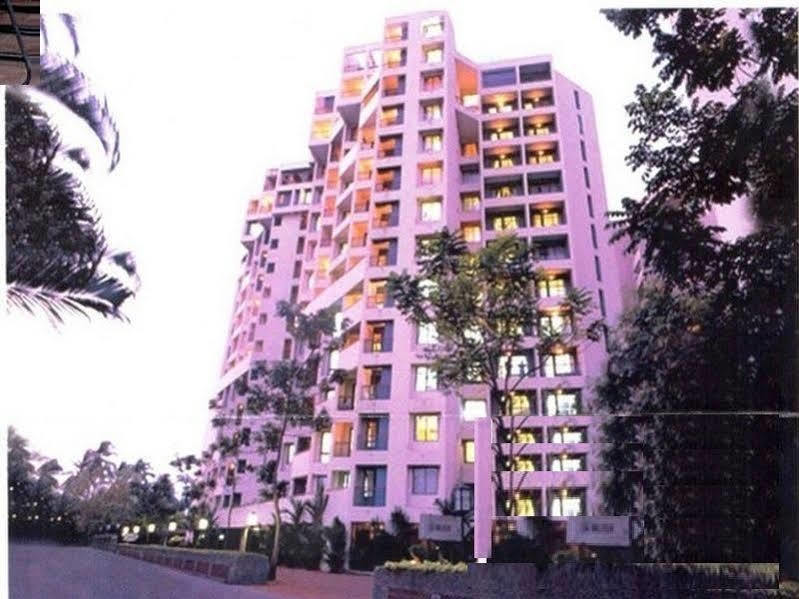 Riviera Suites Kochi Exterior photo