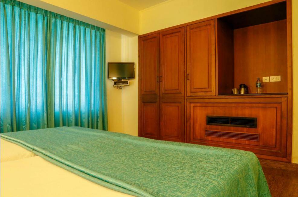 Riviera Suites Kochi Exterior photo