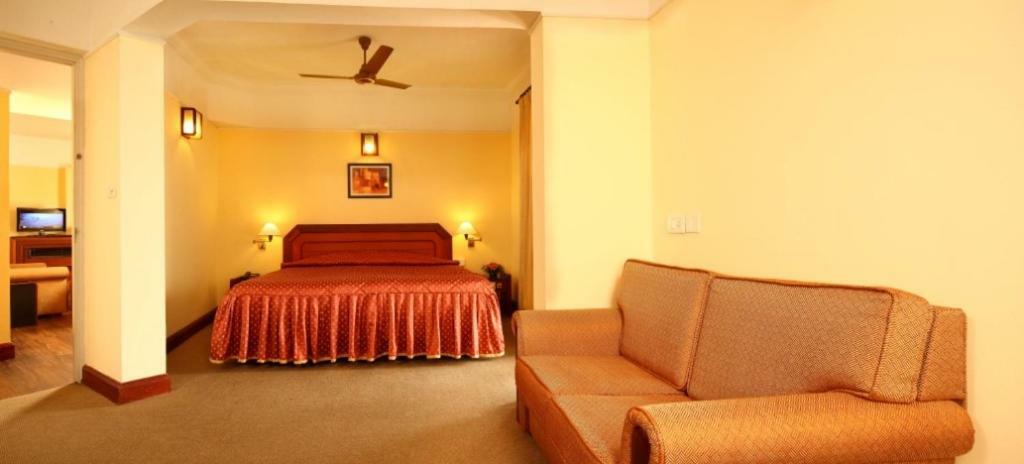 Riviera Suites Kochi Exterior photo