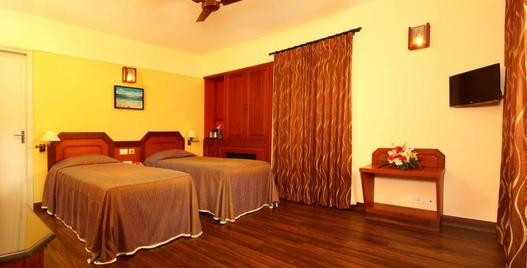 Riviera Suites Kochi Exterior photo